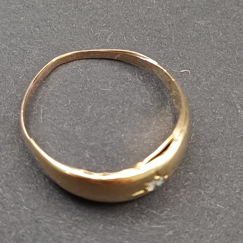 15 - Victorian inset Diamond Ring.
- size M / N
- weight 1.9g
- 9ct yellow gold
