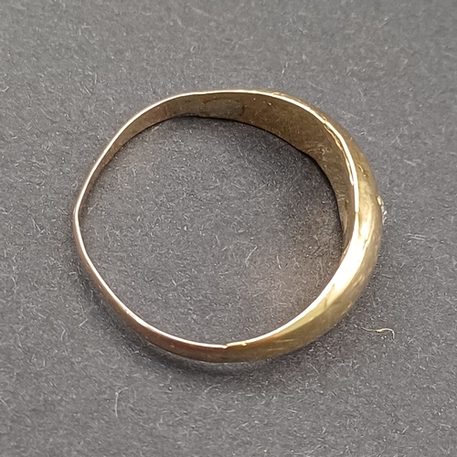 15 - Victorian inset Diamond Ring.
- size M / N
- weight 1.9g
- 9ct yellow gold