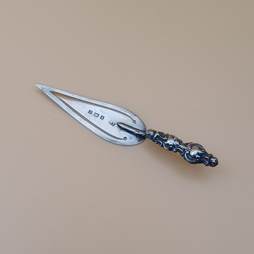 27 - Very novel Trowel Shaped Silver Bookmark/Page Turner.  In very good condition Birmingham 1902 weighi... 