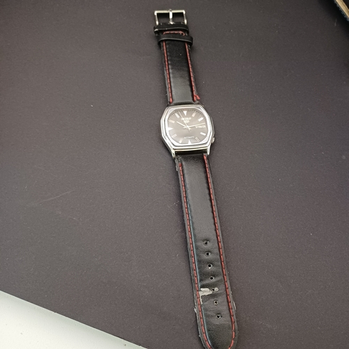 28 - Three Vintage Seiko Gent's Watches circa 1970's.  All three are Automatics, the self winders are wor... 