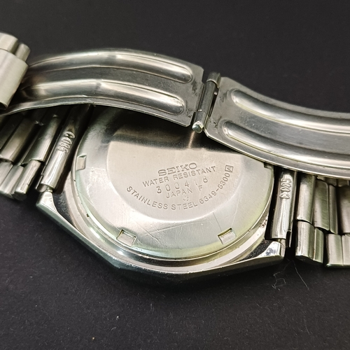 28 - Three Vintage Seiko Gent's Watches circa 1970's.  All three are Automatics, the self winders are wor... 