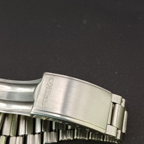 28 - Three Vintage Seiko Gent's Watches circa 1970's.  All three are Automatics, the self winders are wor... 