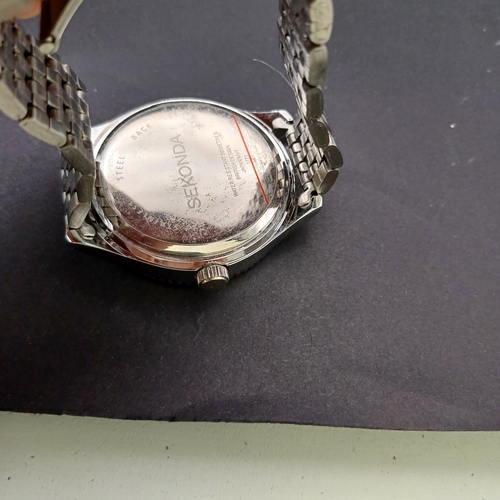 37 - Winston Churchill Silver Medal Pocket Watch and Sekonda 50 metres Watch.  Both in original boxes