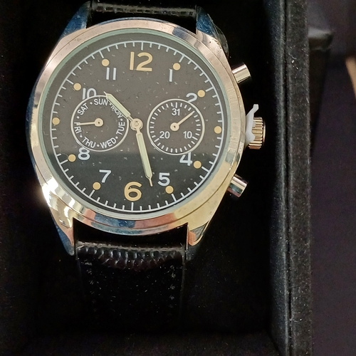 44 - Eagle Moss Watch Collection.  Here we are 16 watches, some are obviously working, but none have been... 