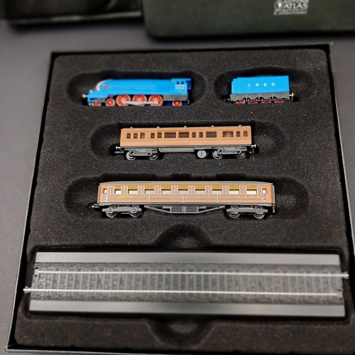 47 - Minitrains 1/220 Mallard Steam train with little display track and small pocket watch which is a win... 