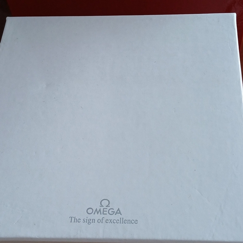 48 - Omega Constellation Automatic Chronometer circa 1970's in working order in its original box and pape... 