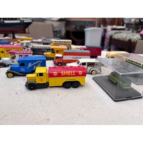 342 - Selection of diecast vehicles