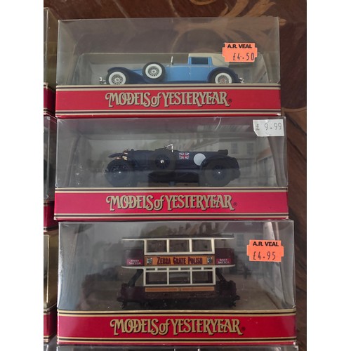 119 - Matchbox Models of Yesteryear
Y17 1938 Hispano Suiza
y 24 1927 Bugatti T44
y 27 1922 Foden Steam wag... 