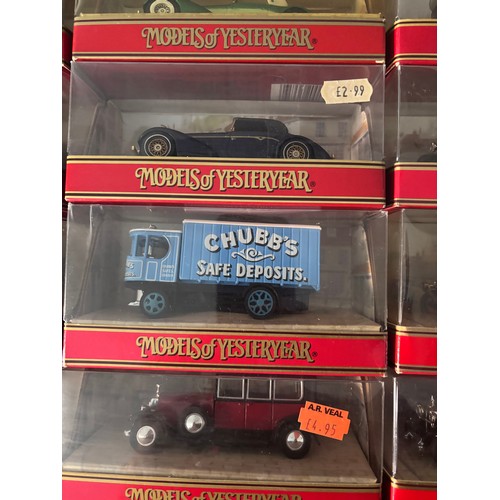 119 - Matchbox Models of Yesteryear
Y17 1938 Hispano Suiza
y 24 1927 Bugatti T44
y 27 1922 Foden Steam wag... 