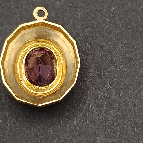 36 - Pretty Amethyst Pendant set in 9 carat yellow gold with a total weight of 2.35g