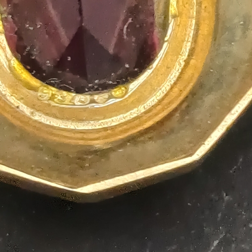 36 - Pretty Amethyst Pendant set in 9 carat yellow gold with a total weight of 2.35g