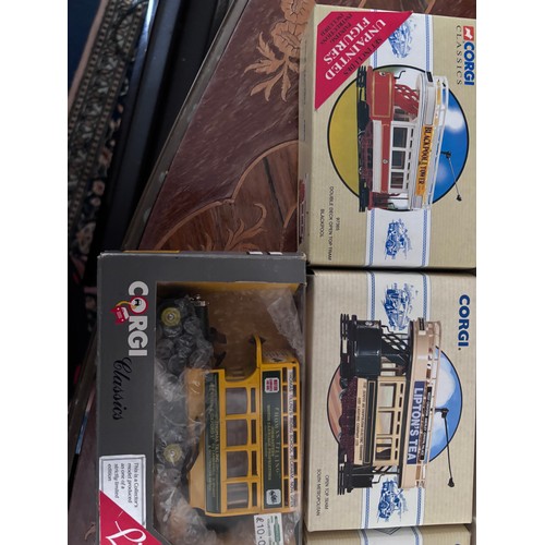 121 - Corgi Classics collection
Thorneycroft Bus Thomas Tiling 96996
London Ttransport 36704
Closed Top Tr... 