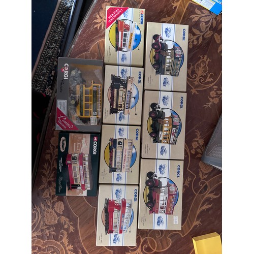 121 - Corgi Classics collection
Thorneycroft Bus Thomas Tiling 96996
London Ttransport 36704
Closed Top Tr... 