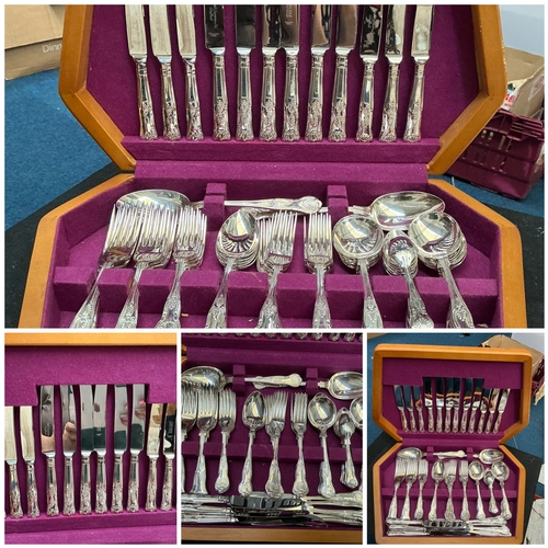 213 - Lovely stainless steel canteen of cutlery