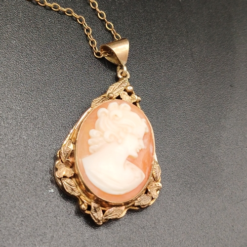 21 - Antique Victorian Cameo Pendant on Chain. 
- 9 ct gold
- total weight 5.64 g