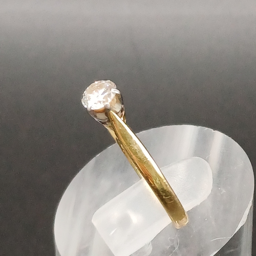 32 - Solitaire Diamond Ring set in 18 carat yellow gold.
- diamond weight approx 30 points
- weight 2.1g
... 