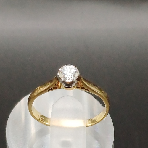 32 - Solitaire Diamond Ring set in 18 carat yellow gold.
- diamond weight approx 30 points
- weight 2.1g
... 