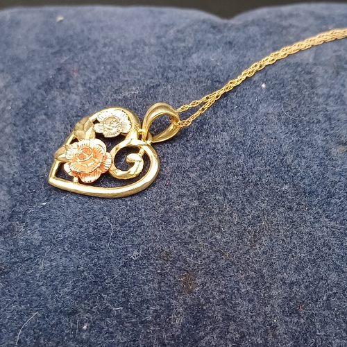 42 - Very Pretty Gold Pendant and Chain in 10 carat yellow gold