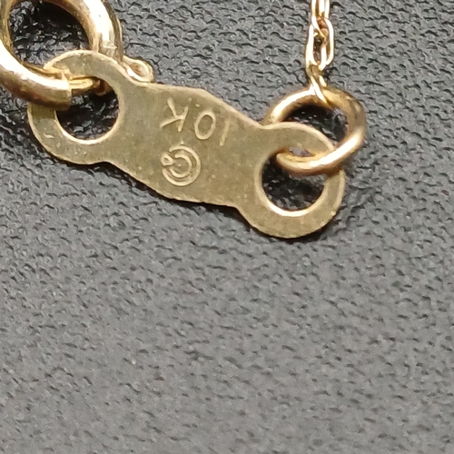 42 - Very Pretty Gold Pendant and Chain in 10 carat yellow gold