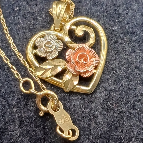 42 - Very Pretty Gold Pendant and Chain in 10 carat yellow gold