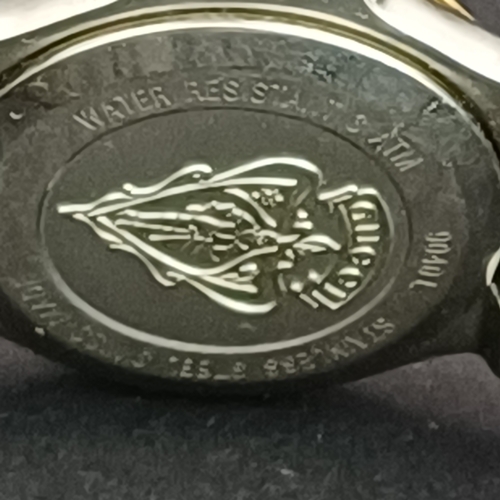 51 - Gucci Ladies Two Tone 9040L Stainless Steel Date Changing Watch.  The vendor has had new battery fit... 