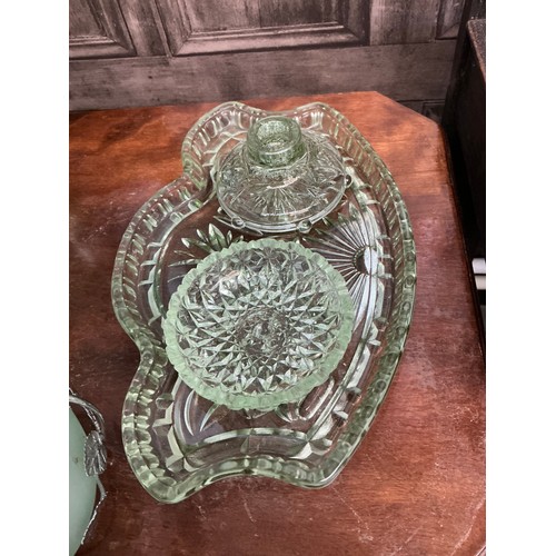 225 - Selection of green glass items, some confirmed as Uranium glass, really pretty collection