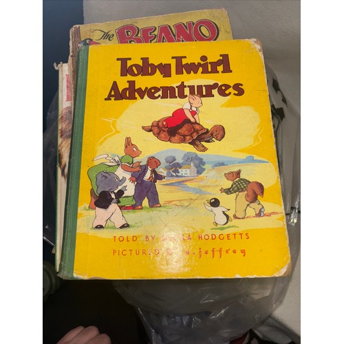 233 - 1950 Toby Twirl Adventures 
1953 The Beano Book 
1954 Kit Carson Cowboy annual
1967 Daktari Annual
1... 