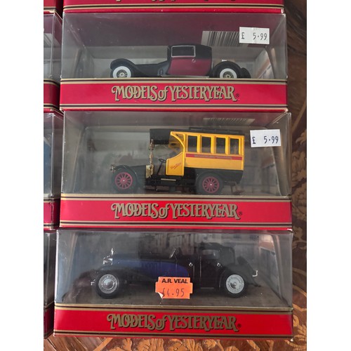 249 - Matchbox Models of Yesteryear
Y17 1938 Hispano Suiza
y 24 1927 Bugatti T44
y 27 1922 Foden Steam wag... 