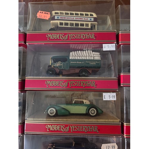 249 - Matchbox Models of Yesteryear
Y17 1938 Hispano Suiza
y 24 1927 Bugatti T44
y 27 1922 Foden Steam wag... 