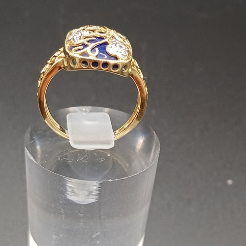 100 - Pretty Unpolished Sapphire Stone set in 9 carat yellow gold with Gold Filigree overlay.
- weight 2.7... 