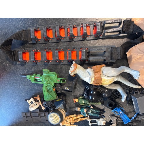 113 - Selection of random Star Wars related items, sold as seen in pictures