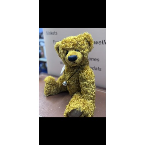 84 - Steiff 1909 Blonde 65 replica teddy bear. Crafted from high quality blonde mohair and standing appro... 