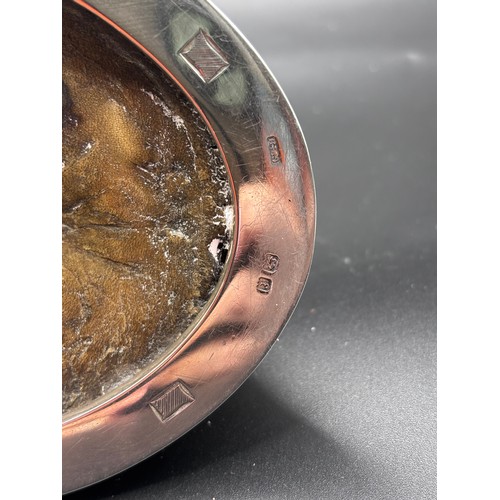 31 - Extremely rare find, A genuine horses hoofe casted in silver and converted into an inkwell. In memoi... 