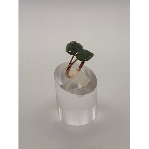 37 - Vintage 9ct yellow gold ring with a carved jade gemstone.
weighs 2.07g
Size n