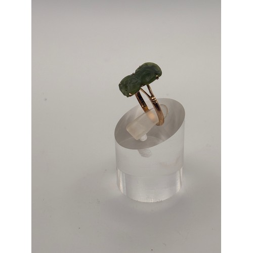 37 - Vintage 9ct yellow gold ring with a carved jade gemstone.
weighs 2.07g
Size n