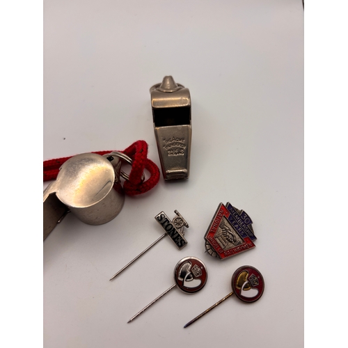102A - Wonderful collection of national railway memorabilia. Huge collection including  hats, whistle, book... 