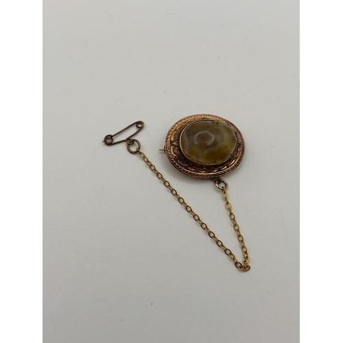17A - 9ct Agate brooch