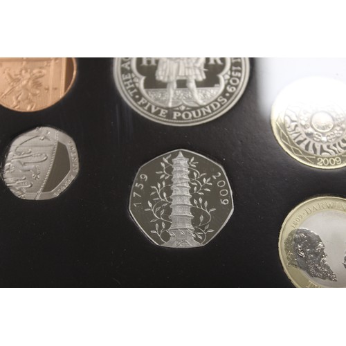 154 - 2009 Royal Mint 12-coin proof set including Kew Gardens 50p & Henry VIII commemorative £5.