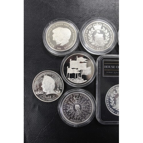 139 - Silver proof crowns & £5 coins (11) comprising 2 crowns (1980 & 1981) and £5's (... 