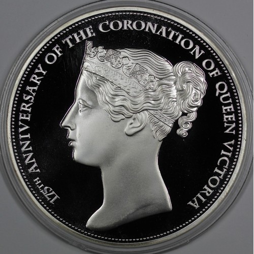 289 - Queen Victoria Coronation medal measuring approx. 67mm diameter. A modern interpretation with exquis... 