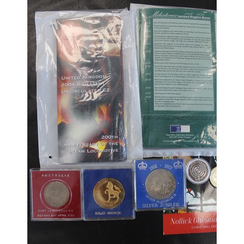 2157 - A mixed assortment of mainly UK coins to include 2006 BUNC and mont sealed 2-coin Brunel £2 co... 