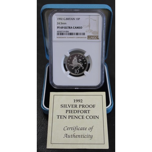 2109 - 1992 Silver proof piedfort 10p. Incorrectly housed in a standard 10p holder rather than one for the ... 