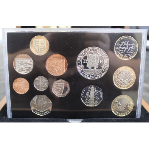 2167 - 2009 Proof year set with Kew Gardens 50p. Housed in Executive presentation box with COA booklet (113... 