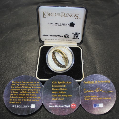 2229 - New Zealand 2003 silver proof dollar, Elizabeth II. Struck as part of the Lord of The Rings series f... 