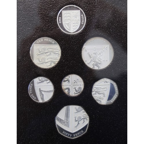 2169 - 2009 Silver proof coin set, The Arms collection. Featuring the iconic 7-coin design making up the sh... 