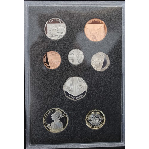 61 - Royal Mint 2020 13-coin proof set collectors edition including Tokyo Olympics 50p. All coins as stru... 