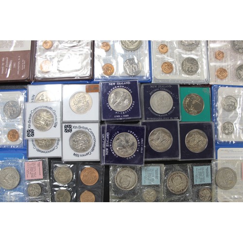 302 - Coins of New Zealand, crowns and year sets (34). Uncirculated year sets including presentation sets ... 