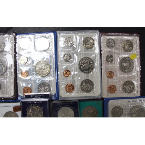 302 - Coins of New Zealand, crowns and year sets (34). Uncirculated year sets including presentation sets ... 