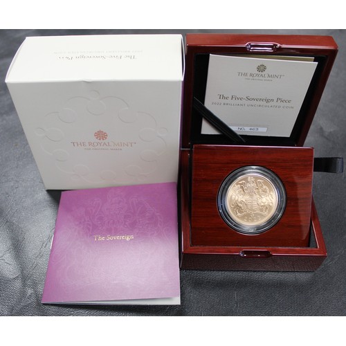 58 - 2022 Five Sovereign/£5 with brilliant uncirculated matt finish, Elizabeth II. Featuring a special re... 