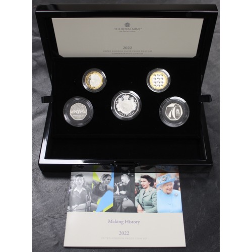 213 - 2022 Silver proof piedfort 5-coin commemorative set including £5 and 50p struck to celebrate the Pla... 